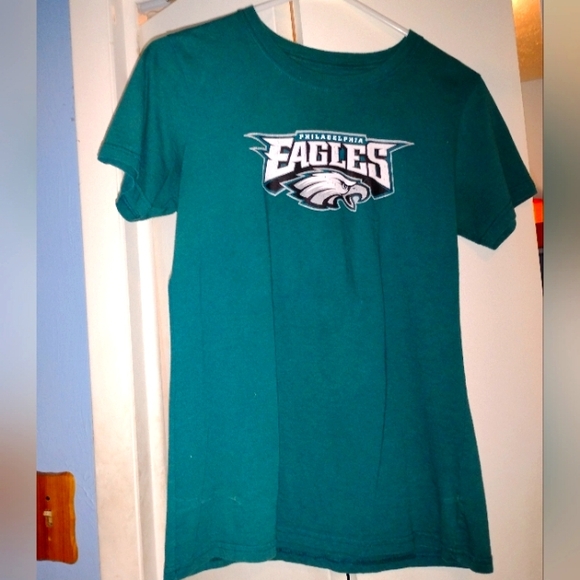 NWOT NFL Gear Philadelphia Eagles Football Short Sleeves Womens Top Medium - Picture 4 of 4
